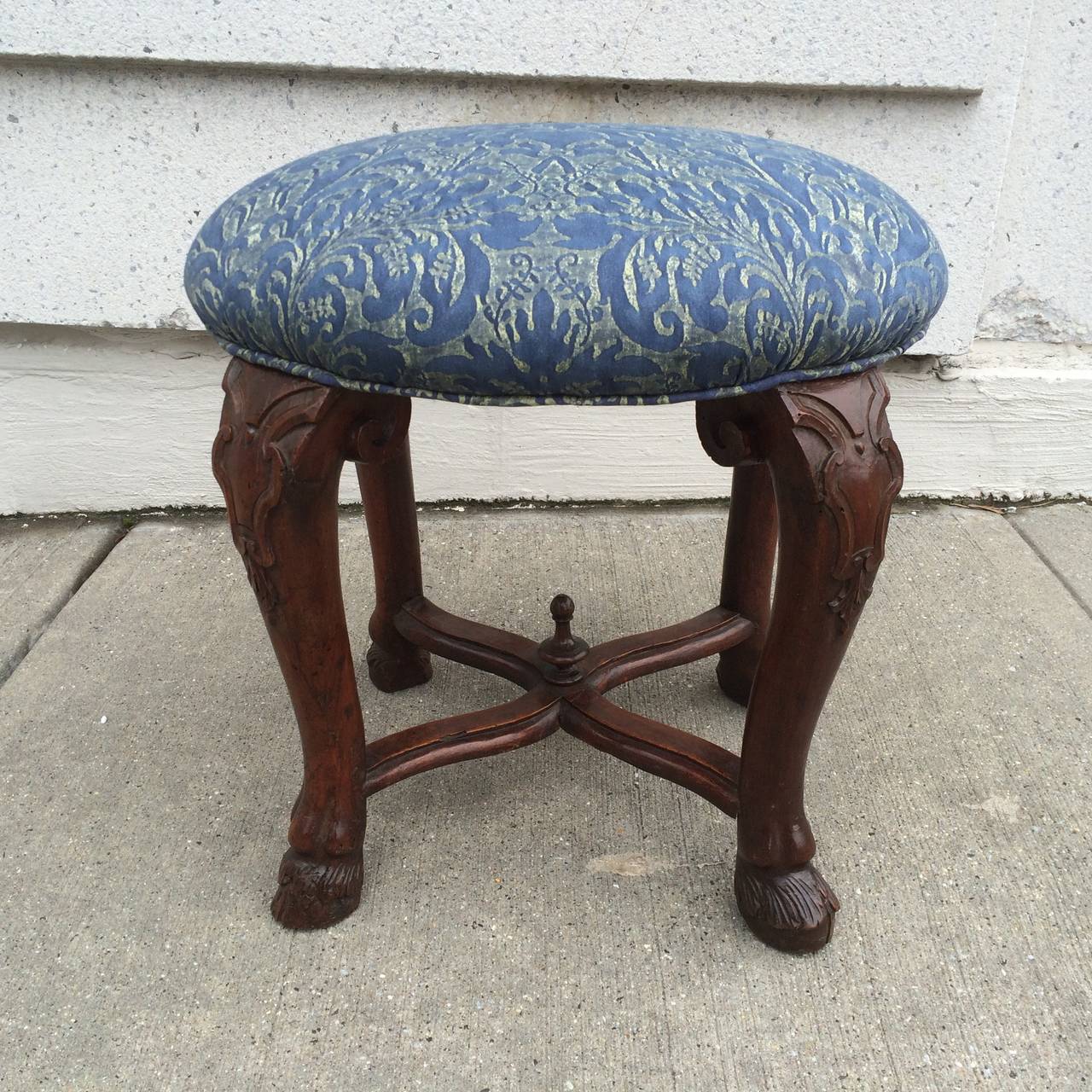 18th Century and Earlier Italian Baroque Walnut Stool with Fortuny Upholstery  For Sale