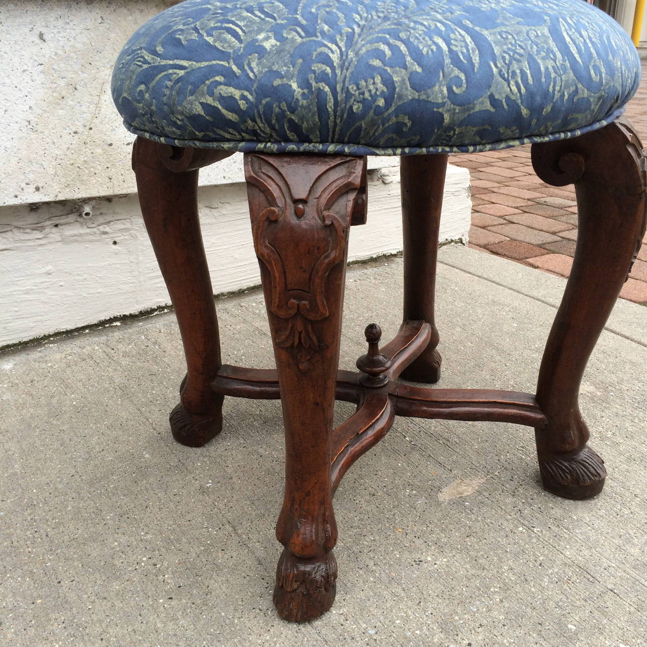 Carved Italian Baroque Walnut Stool with Fortuny Upholstery  For Sale