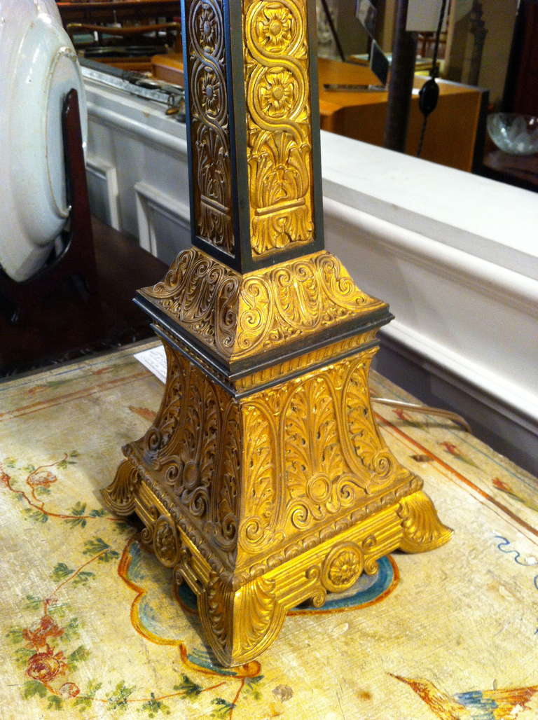 French Neoclassical Style Gilt Bronze Table Lamp In Good Condition For Sale In Stamford, CT