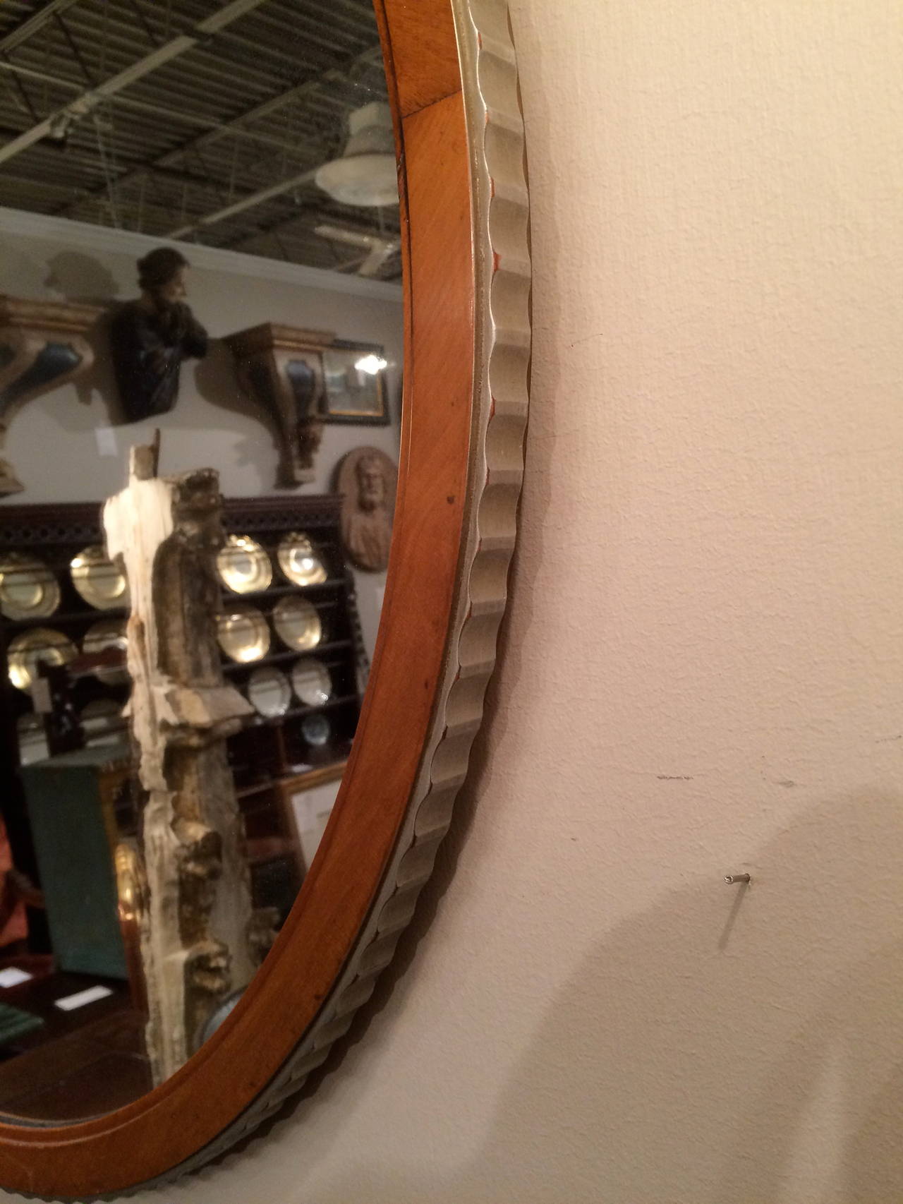 Modernist Round Mirror In Excellent Condition In Stamford, CT