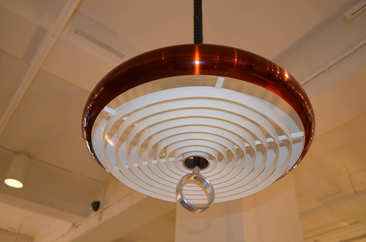 Adjustable ceiling lamp (pulley system).