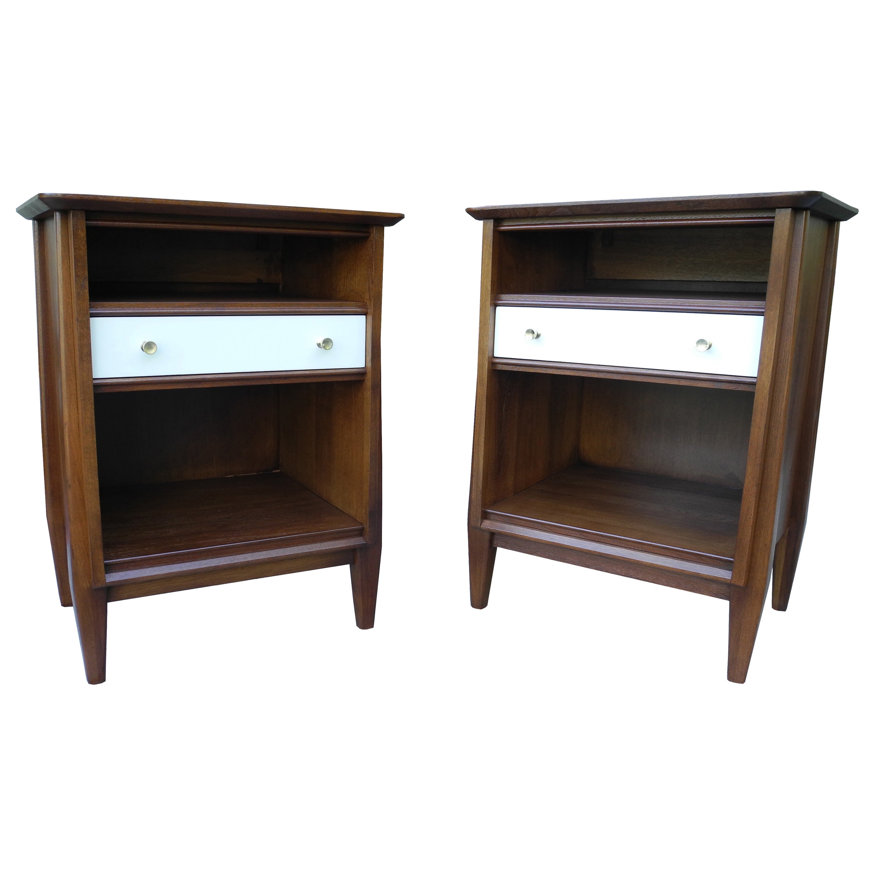 Mid-Century Modern Solid Walnut Nightstands or Bedside Tables with Drawer For Sale