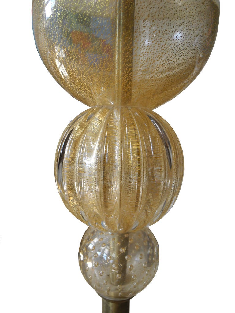 Mid-20th Century Vintage Glass Lamp with Gold Flakes in the Traditional Venini Style For Sale