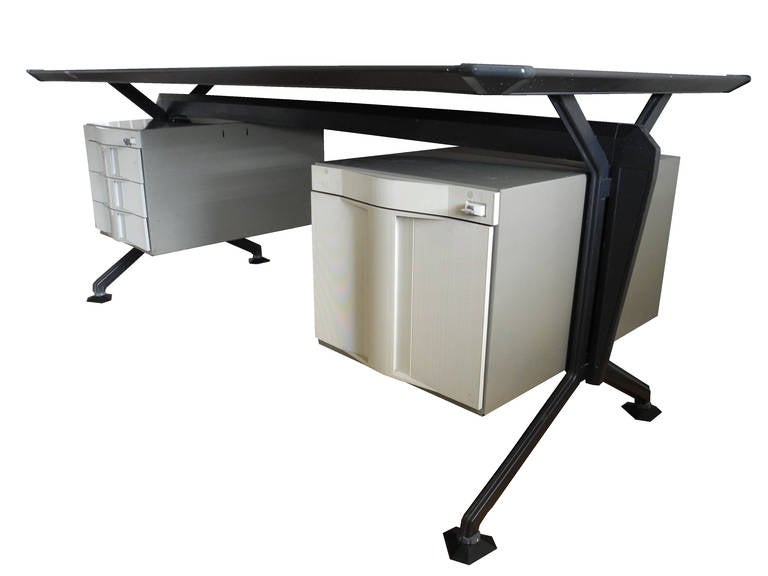 Modern Industrial Architectural Arco Series Desk by Studio BBPR for Olivetti In Good Condition In Hudson, NY