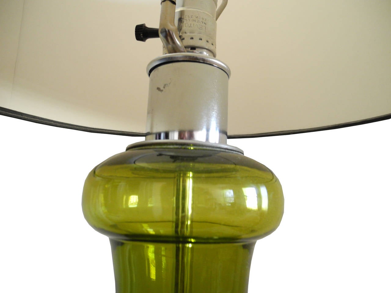 American Mid-Century Modern 1970's Green Glass and Chrome Mod Lamp For Sale