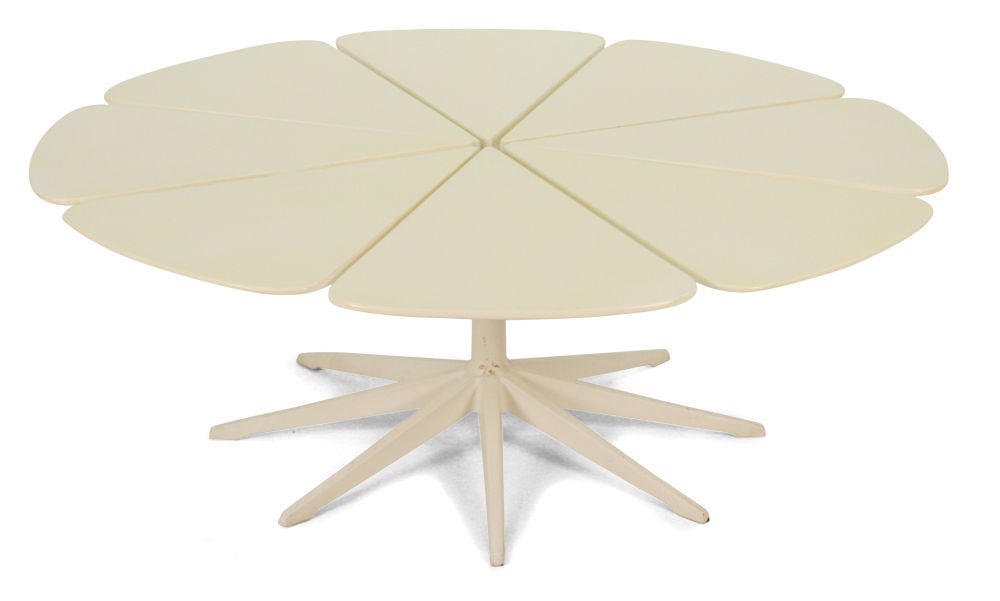 Petal Coffee Table by Richard Schultz for Knoll In Good Condition For Sale In New York, NY