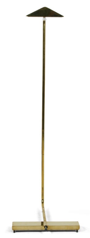 Classic Cantilevered Swivel Brass Reading Lamp by Cedric Hartman In Excellent Condition For Sale In New York, NY