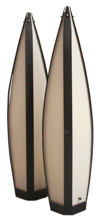American Elongated Tear Drop Lantern Table Lamps In Excellent Condition For Sale In New York, NY