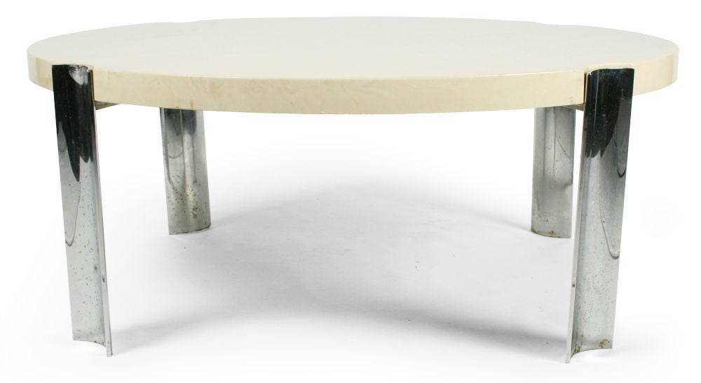 Marbelized Composite and Chromed Steel Circular Cocktail Table In Excellent Condition For Sale In New York, NY