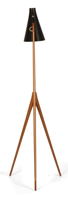 Praying Mantis Tripod Floor Lamp by Luxus In Excellent Condition In New York, NY