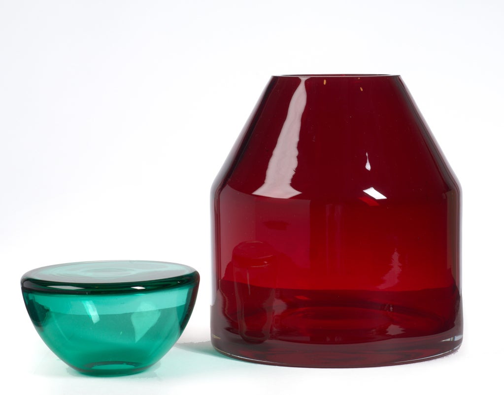 Late 20th Century Pair of Candy Apple Red and Aqua Glass Lidded Vases