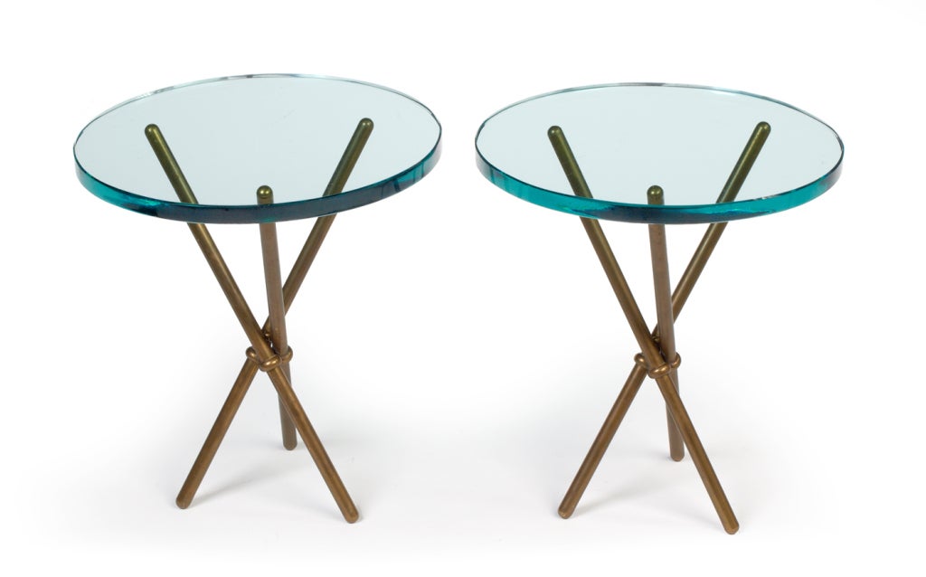 A pair of chic occasional table in bronze with 3/4