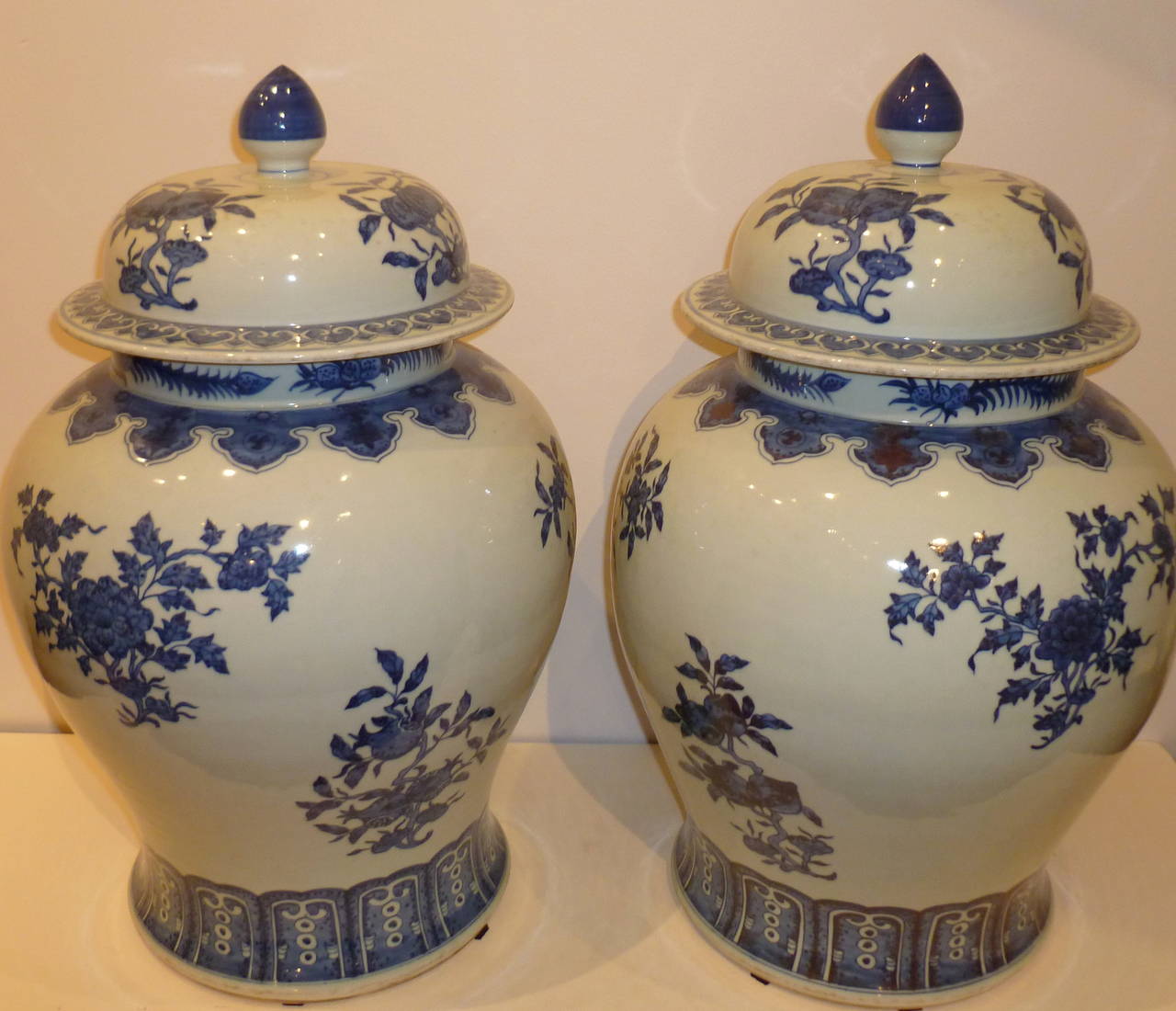 Chinese A Pair of Blue and White Porcelain Jars with Covers