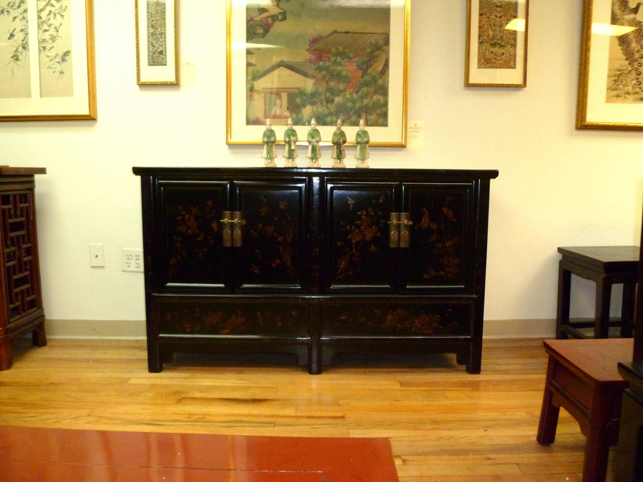 19th Century Fine Black Lacquer Sideboard with Gold Gilt Floral Motif