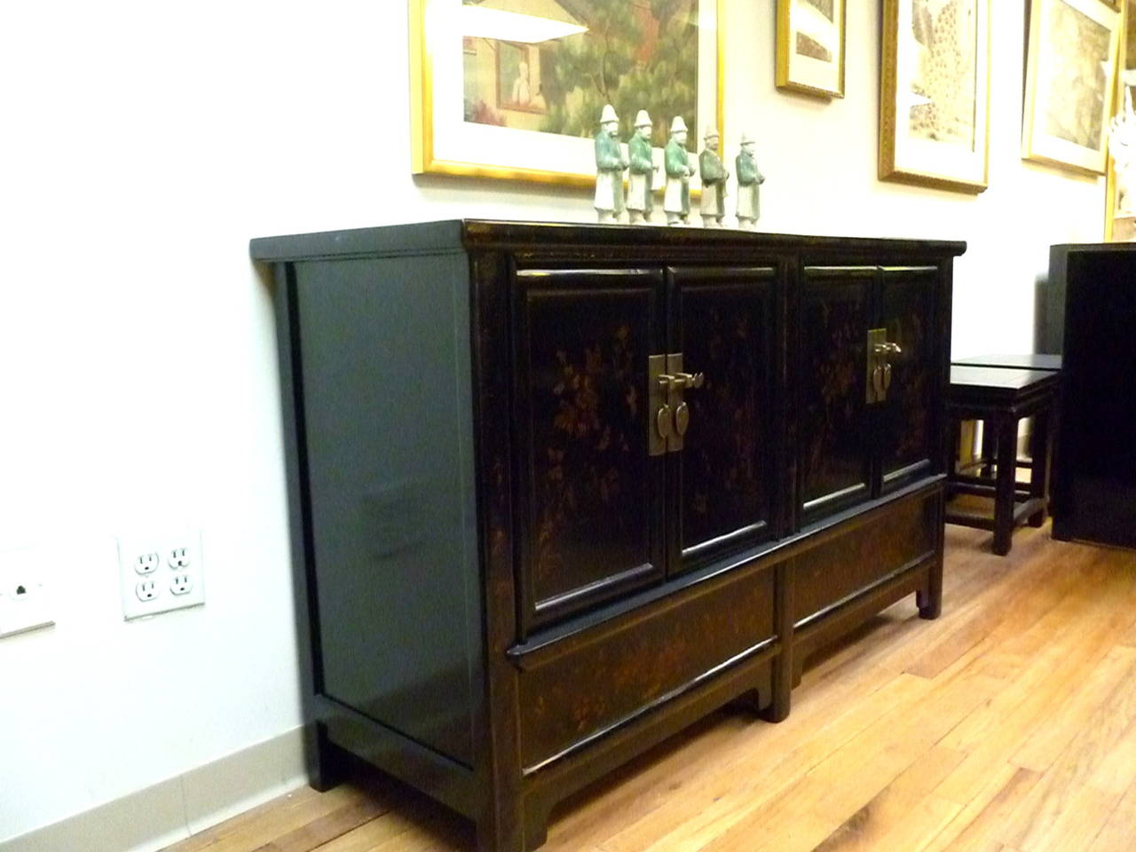 Fine Black Lacquer Sideboard with Gold Gilt Floral Motif 4