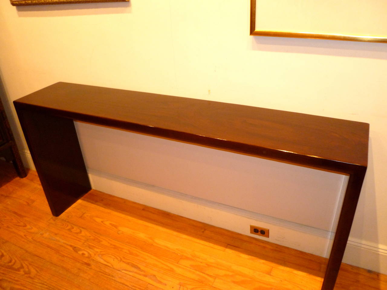 Polished Simple and Elegant Ju Mu Wood Console Table