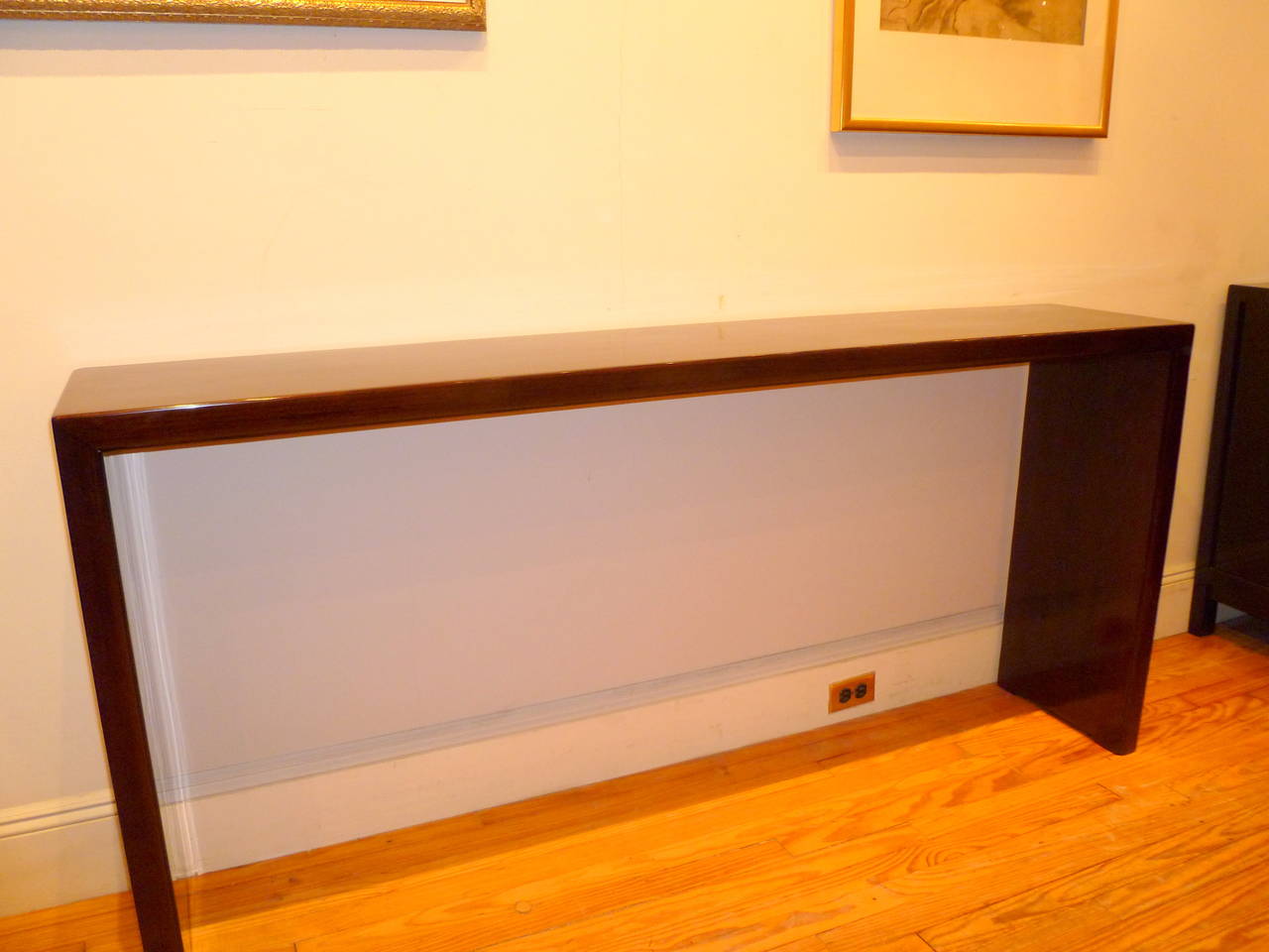 Simple and Elegant Ju Mu Wood Console Table In Excellent Condition In Greenwich, CT