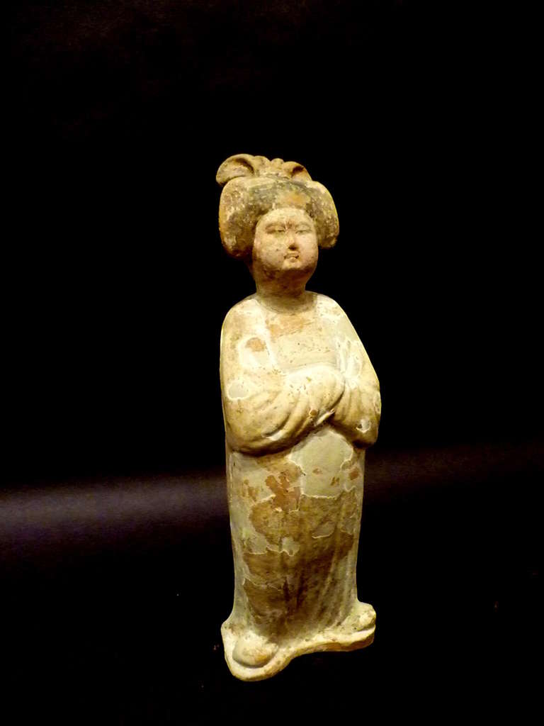 Fine Chinese Tang Dynasty Pottery Figure of a Standing Court Lady, TL Tested In Good Condition In Greenwich, CT