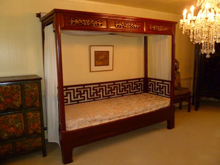 Chinoiserie Elegant Red Lacquer Canopy Bed