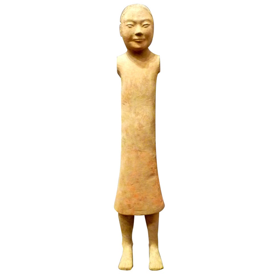 Belle figurine en poterie chinoise de la dynastie Han représentant un homme debout en vente