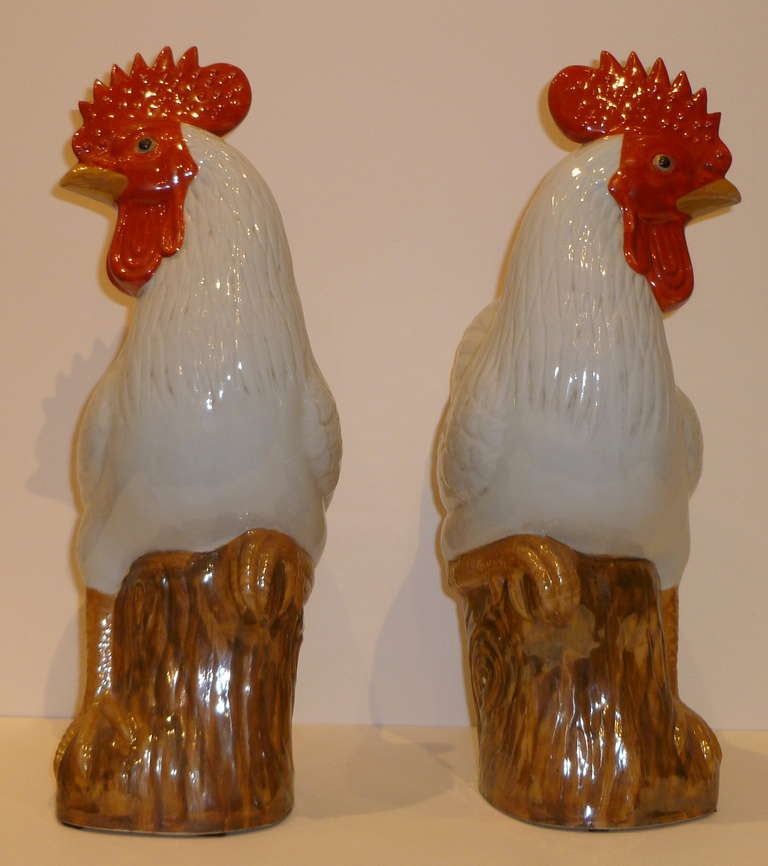 Chinese A Pair of Fine Porcelain Rooster Statues For Sale