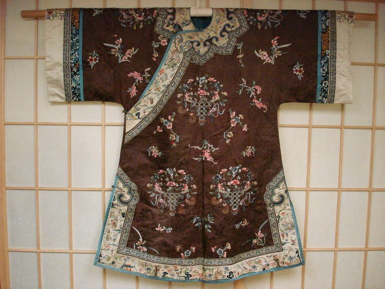 Fine Chinese Qing Dynasty Aristocrat Lady Robe, 19th century
Fine embroidery and detail. Very good condition. No stain, no tear. Provenance: Sotheby's New York