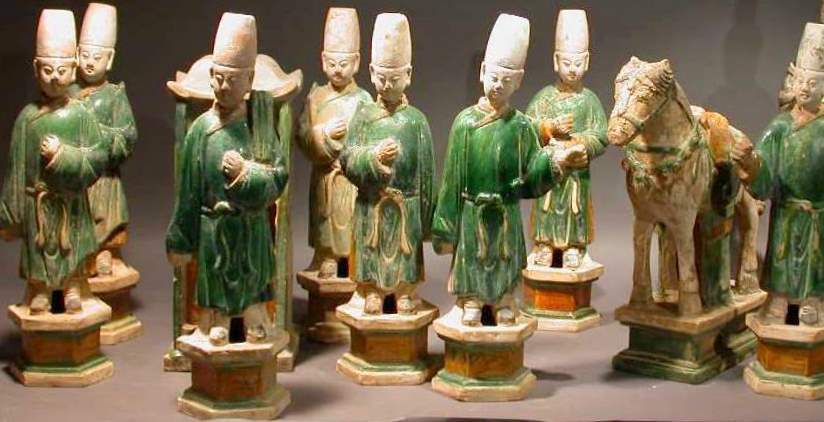 A set of very refined green glazed wedding procession, eight attendants each with benevolent facial expression, beautiful colors and lines, one horse and one sedan chair, Ming dynasty 1368-1644