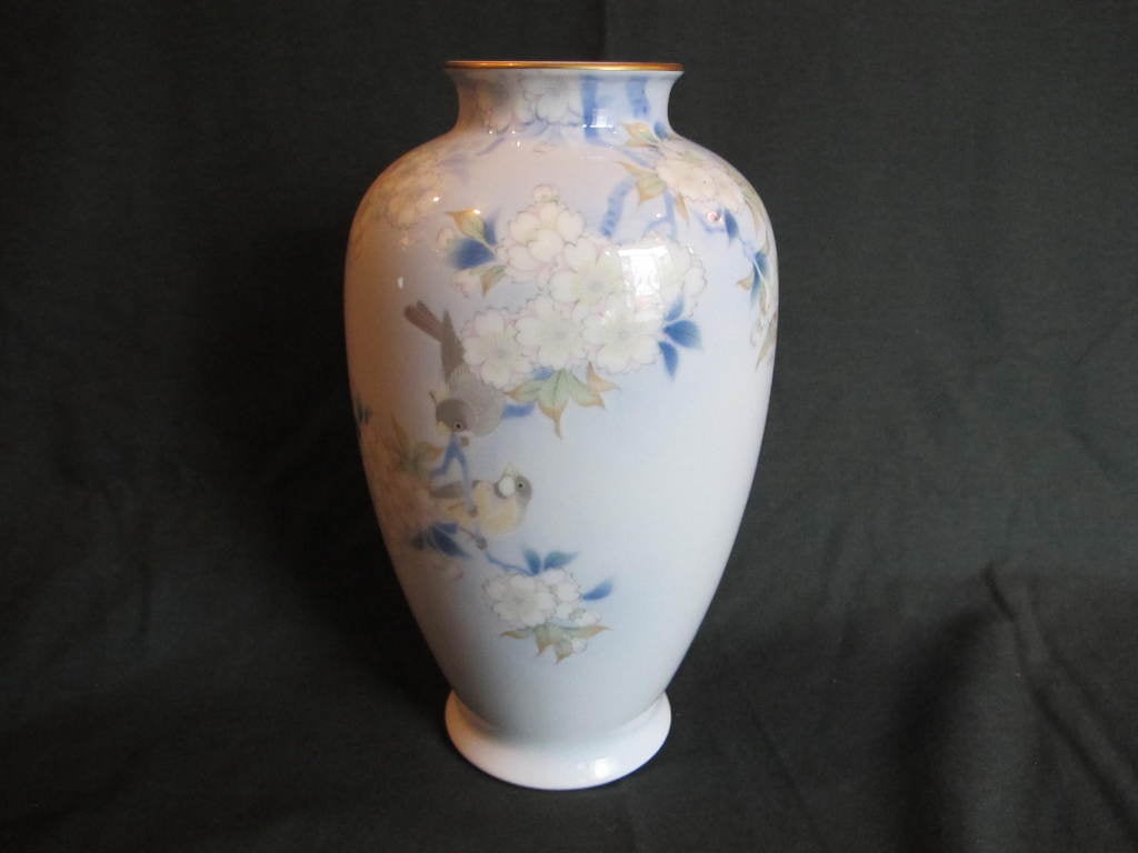 Japanese porcelain Fukagawa vase, Showa period