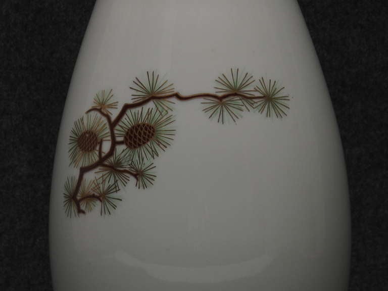 Japanese Fukagawa hand painted vase