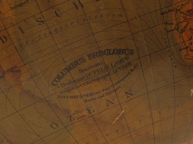 Columbus Erdglobus Berlin globe on wood base In Good Condition In Hudson, NY