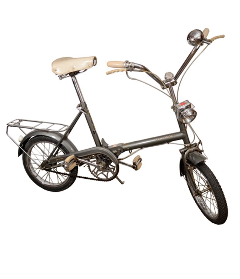 1960's matched pair Raliegh RSW Compact Folding Bikes in all original near mint condition.All original and from estate these one owner gently used bikes ride like new.Completely original parts, these RSW ( Raliegh small wheels) compact folding bikes
