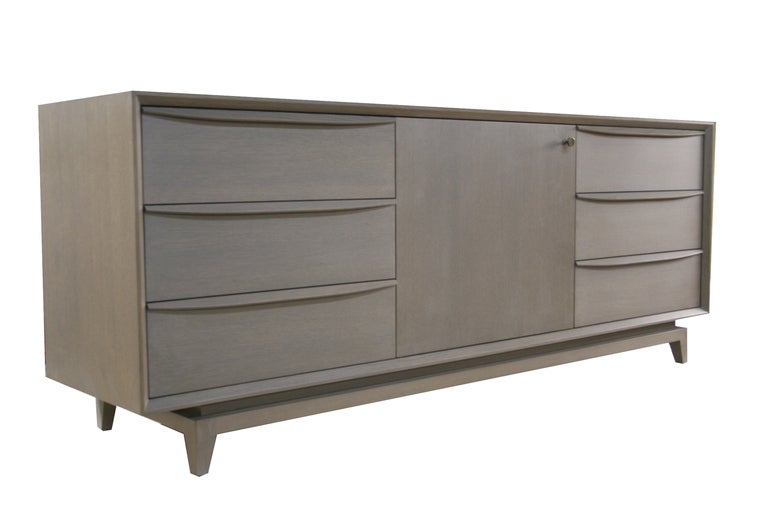 Mid-Century Modern Orlando Sculpted Handle Credenza For Sale