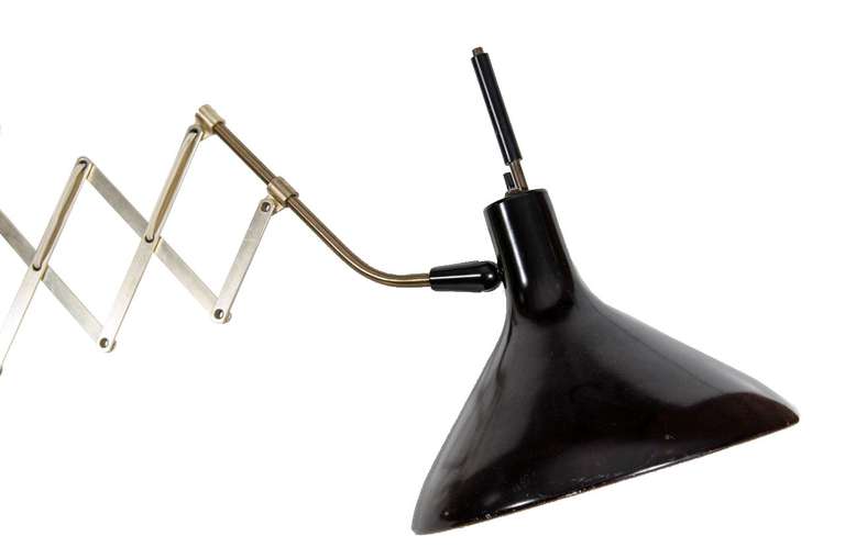 Gerald Thurston for Lightolier Adjustable Wall-Mount Lamp In Good Condition In New York, NY