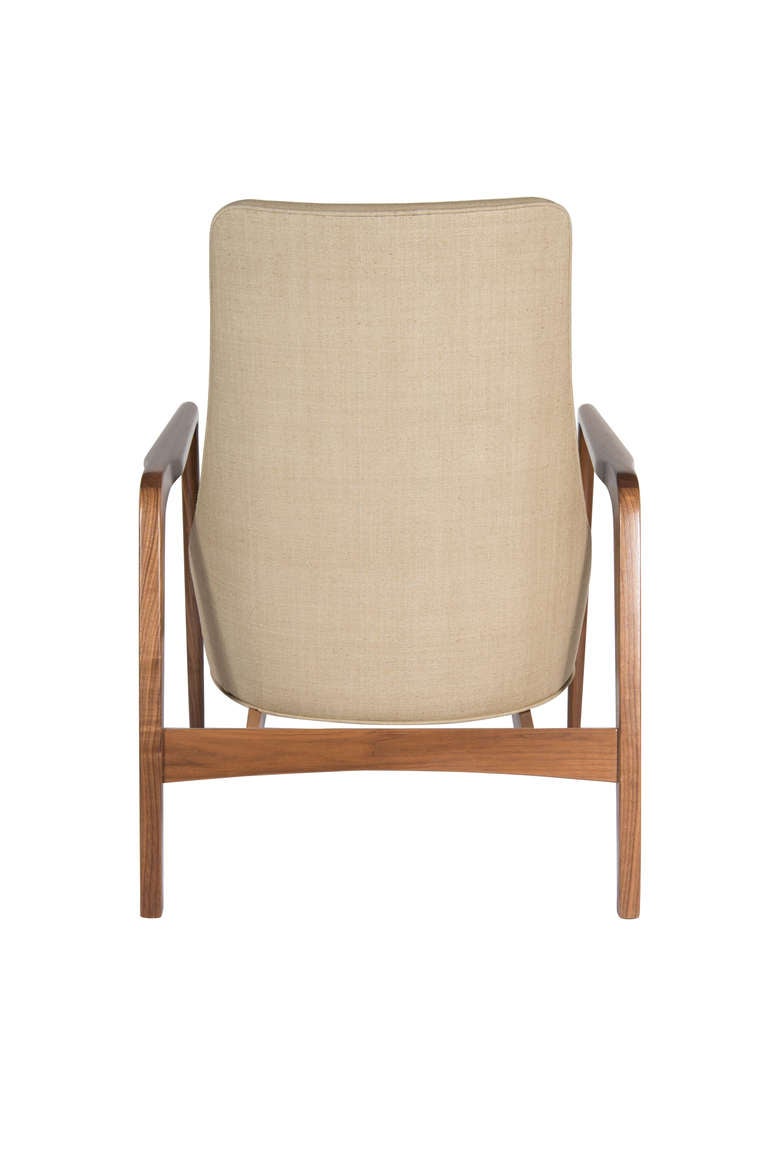 Warren Walnut Lounge Chair In Excellent Condition For Sale In New York, NY