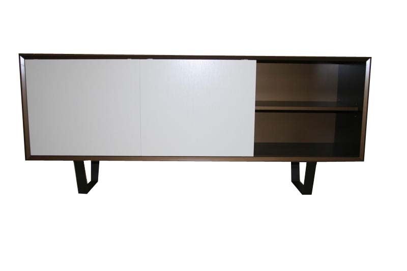 Yoon Sliding Door Console In Excellent Condition For Sale In New York, NY