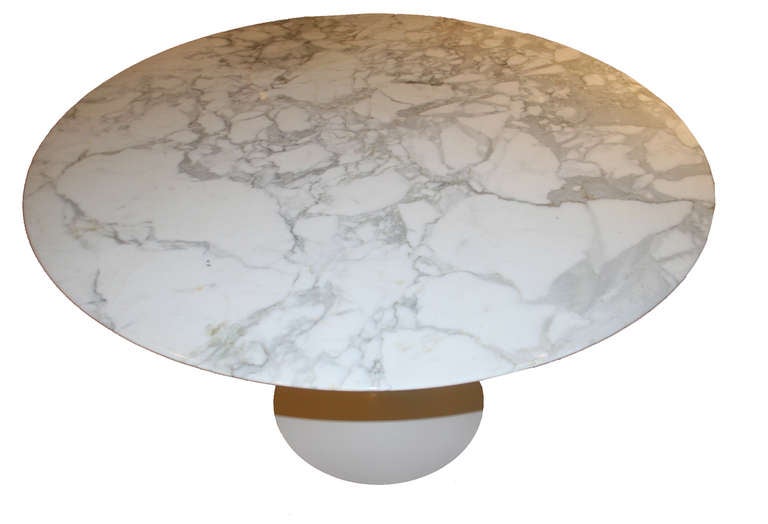 Italian 1960's Eero Saarinen Marble Tulip Dining Table for Knoll