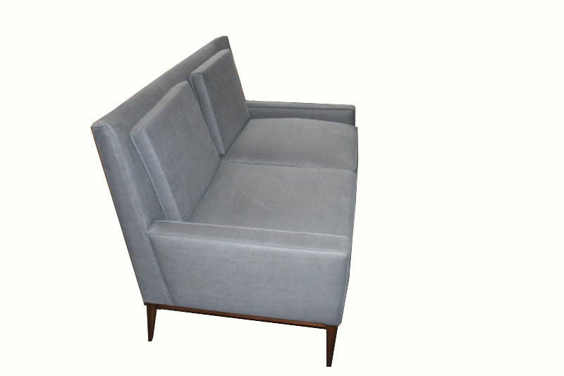 Edwards Settee In Excellent Condition For Sale In New York, NY