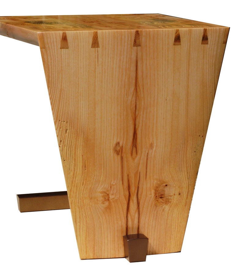 American Studio Craft Artist David N. Ebner's Free Edge Beistelltisch mit freier Kante (American Arts and Crafts) im Angebot