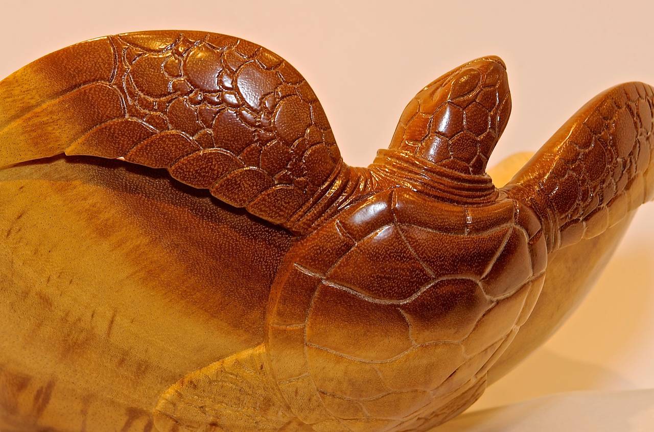 Large Handcrafted Marine Turtle Bowl or Vessel In Excellent Condition In Bellport, NY