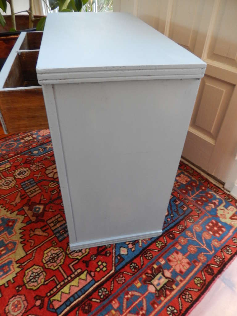 An Antique American Painted Cabinet/Cuboard 1