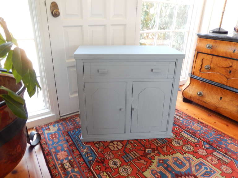 An Antique American Painted Cabinet/Cuboard 2