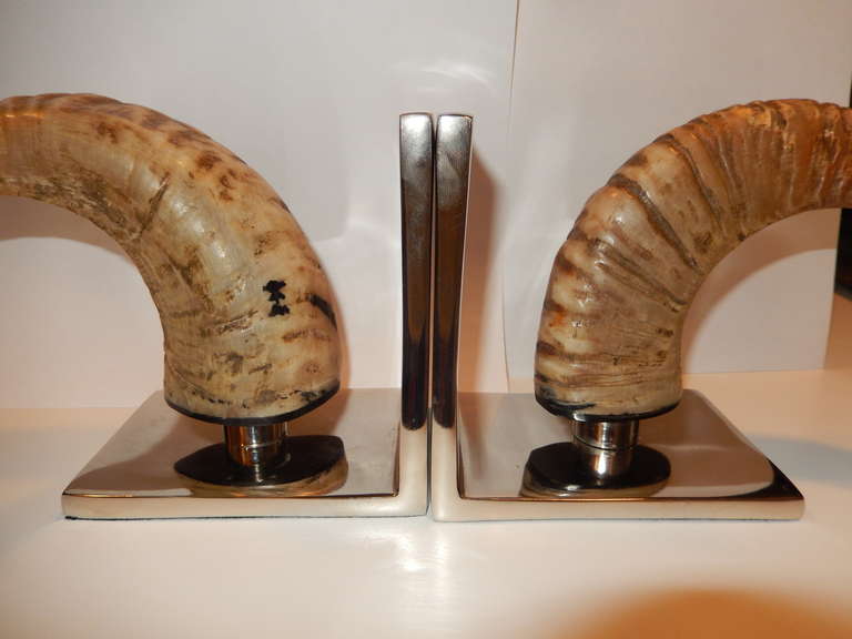 Pair of Vintage Rams Head Horn Bookends In Excellent Condition In Bellport, NY