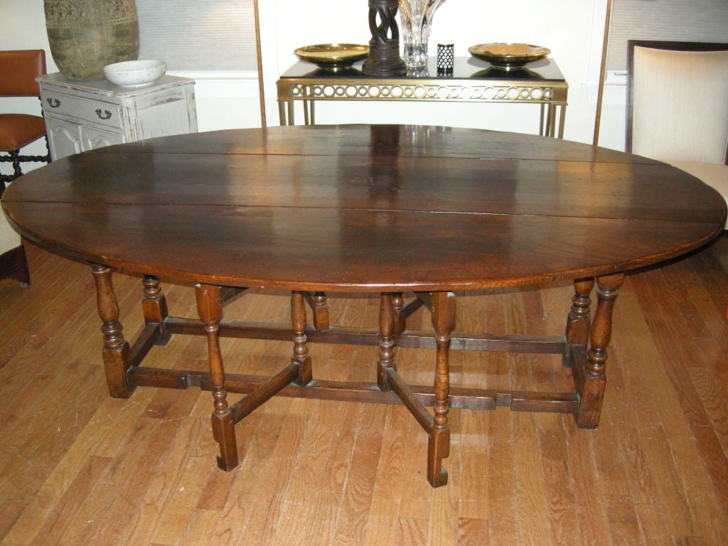 Large Oval English Gateleg Table  c1890