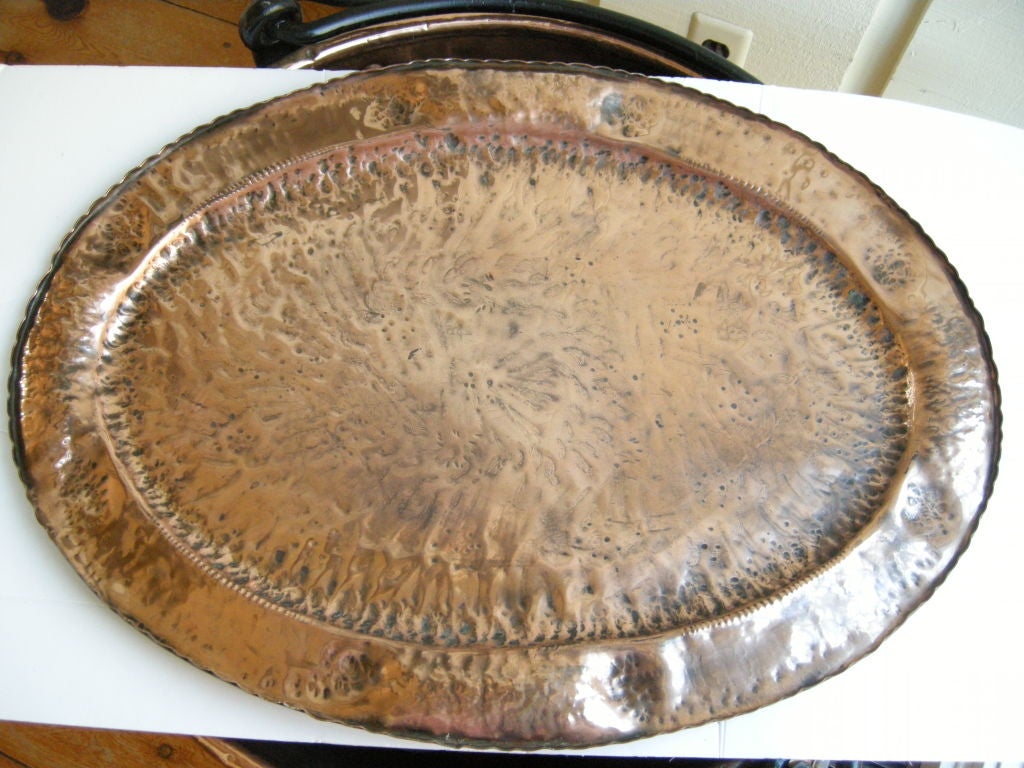 English Arts & Handwerk Großes gehämmertes Kupfertablett