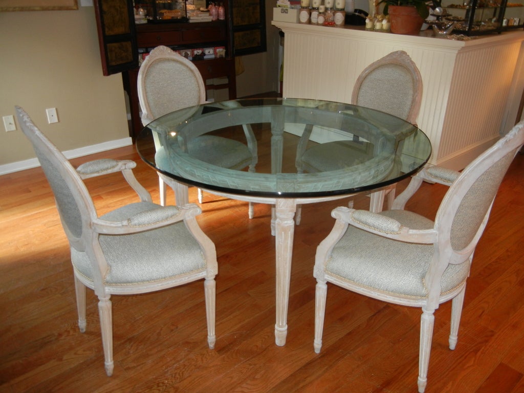 20th Century An Exquisite Swedish Dining Room Set for Four.