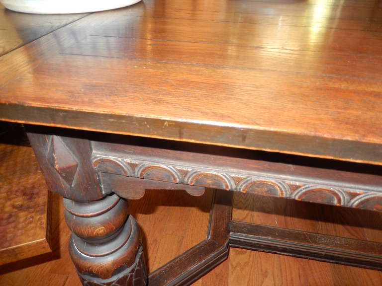 Late 19th Century American Oak Dining Room Table In Excellent Condition In Bellport, NY