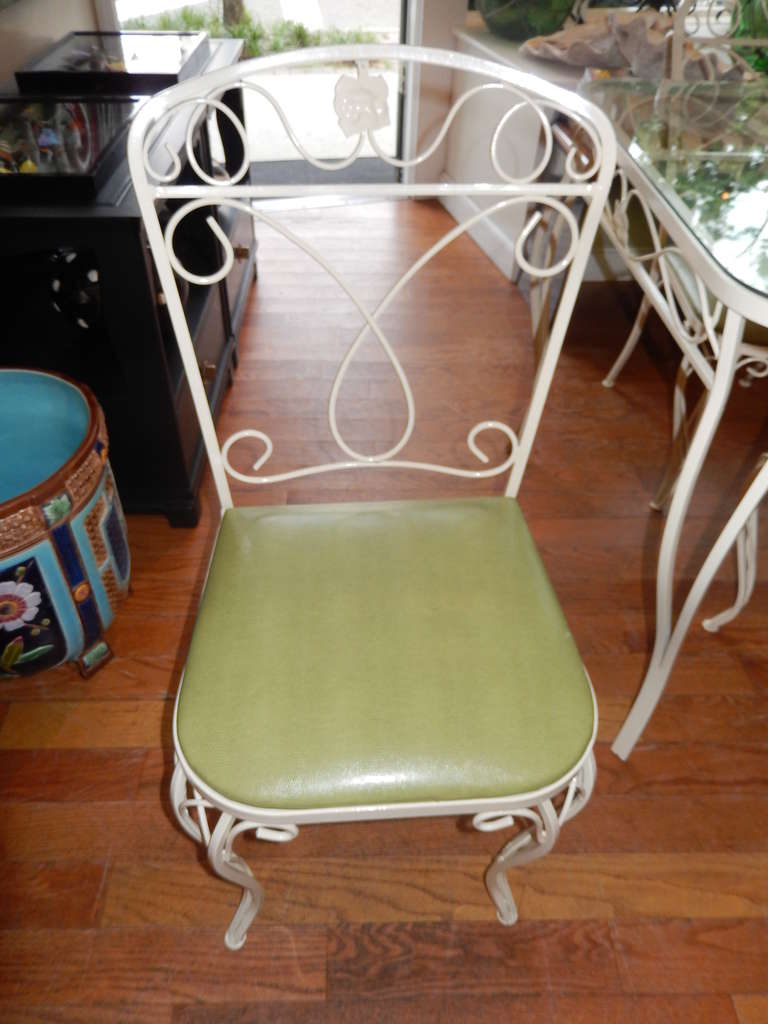 A  Salterini Mid-Century Iron Table & Six Chairs/Garden In Excellent Condition In Bellport, NY