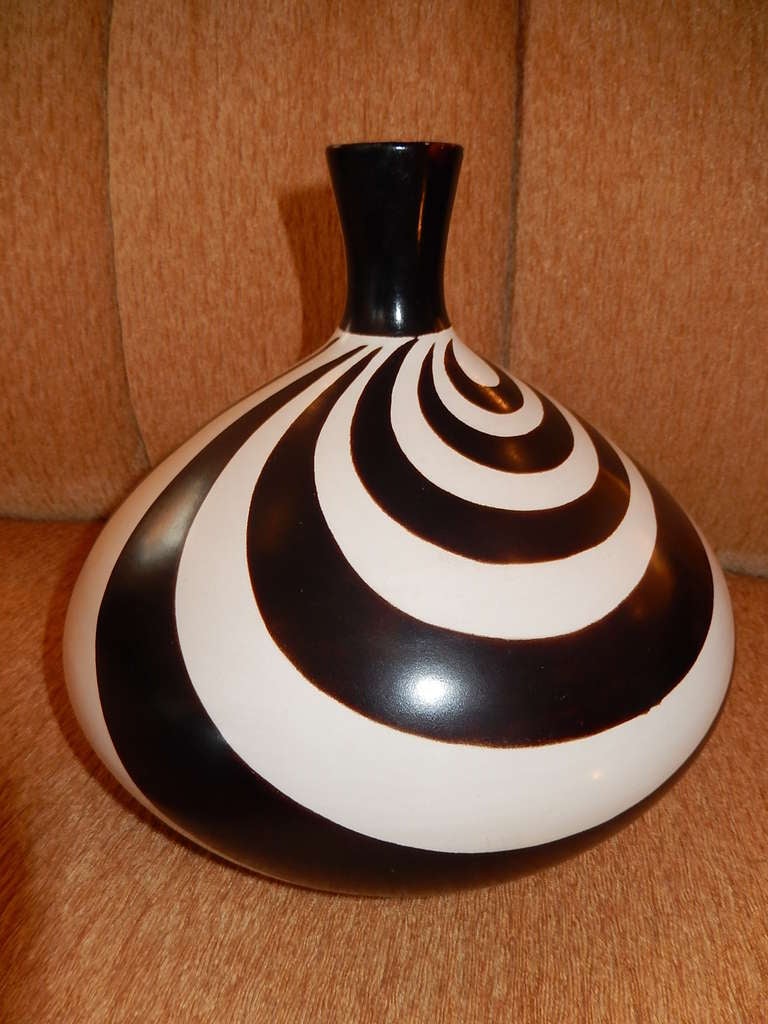 A Studio Hand Crafted Ceramic Vase/Vessel
