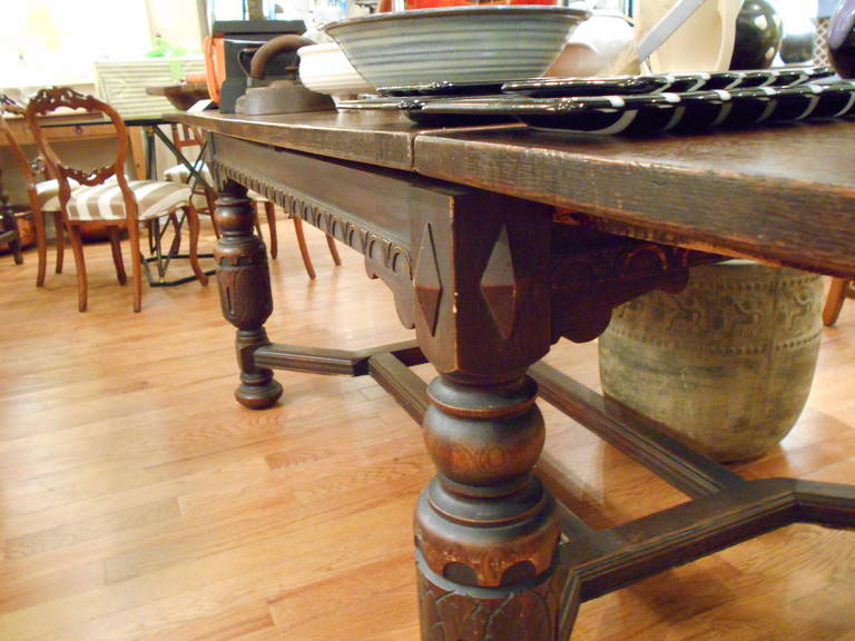 Late 19th Century American Oak Dining Room Table 4