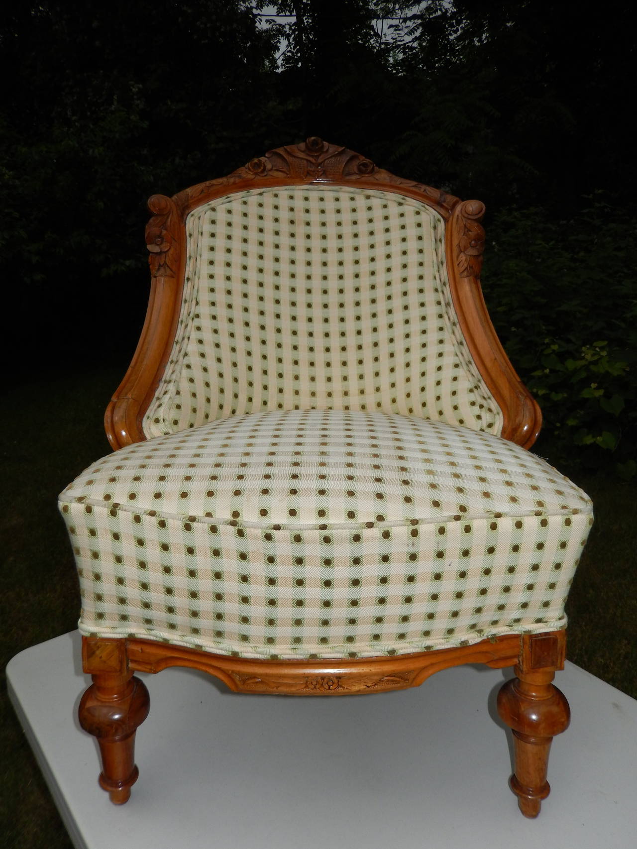A Fine Pair of hand crafted  American 19th century slipper chairs. 1880-1890 2